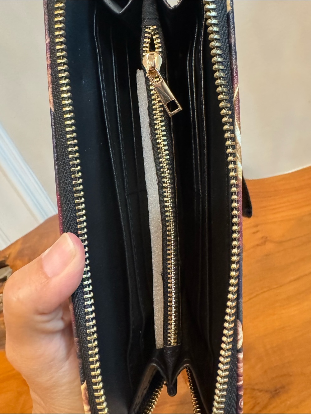 Black & Gold Women’s Inspirational Wristlet NWOT - Picture 7 of 8
